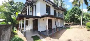 3-Storey Family Home with Rooftop Terrace in Kadawatha