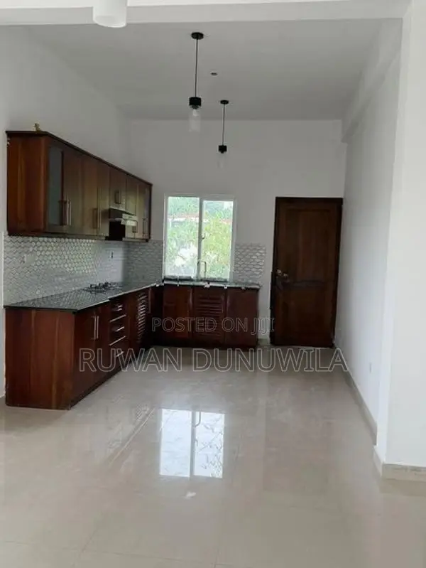 Pannipitiya Depanama Commercial Building for Rent