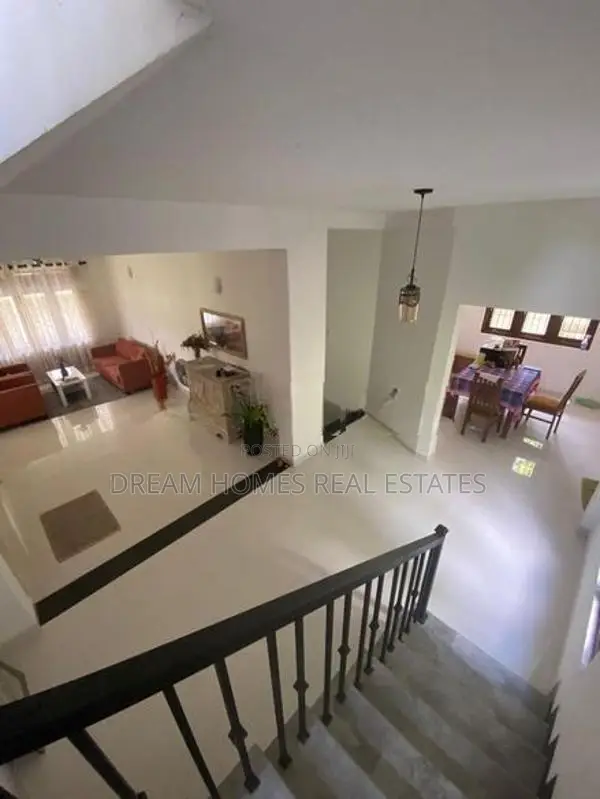 3-Storey Family Home with Rooftop Terrace in Kadawatha