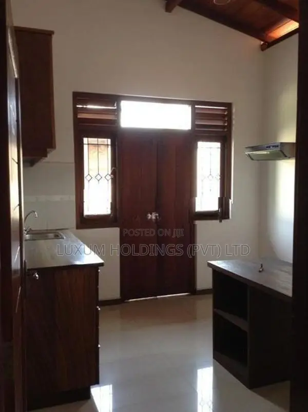 Office For Rent Off Nugegoda Road Pita Kotte [ 2051C ]