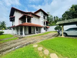 Spacious Three-Storey House for Sale – Meegahawatta, Delgoda