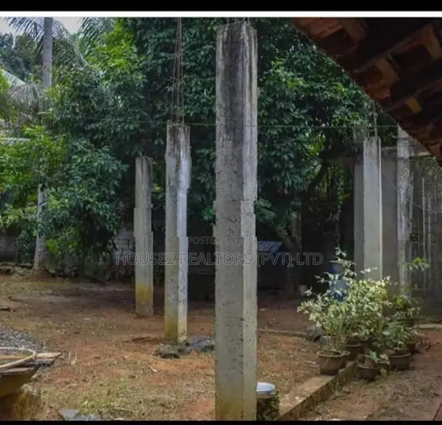 42 Perch Land with Half-Built House – Rambukkana
