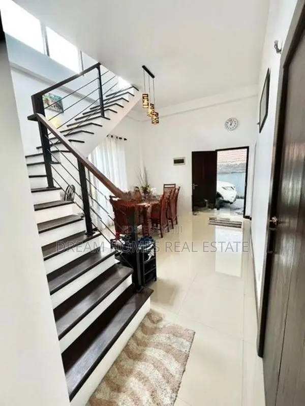 Luxury Family Home for Sale in Attidiya