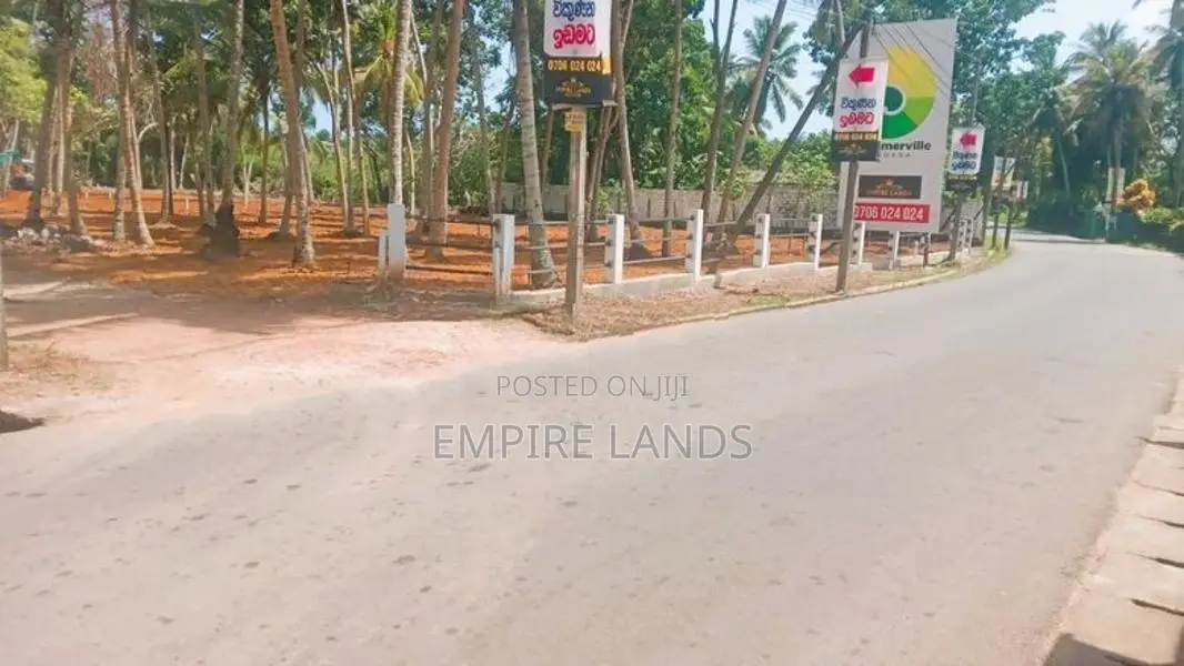 Valuable Land for Sale in Colombo Road Polgasowita