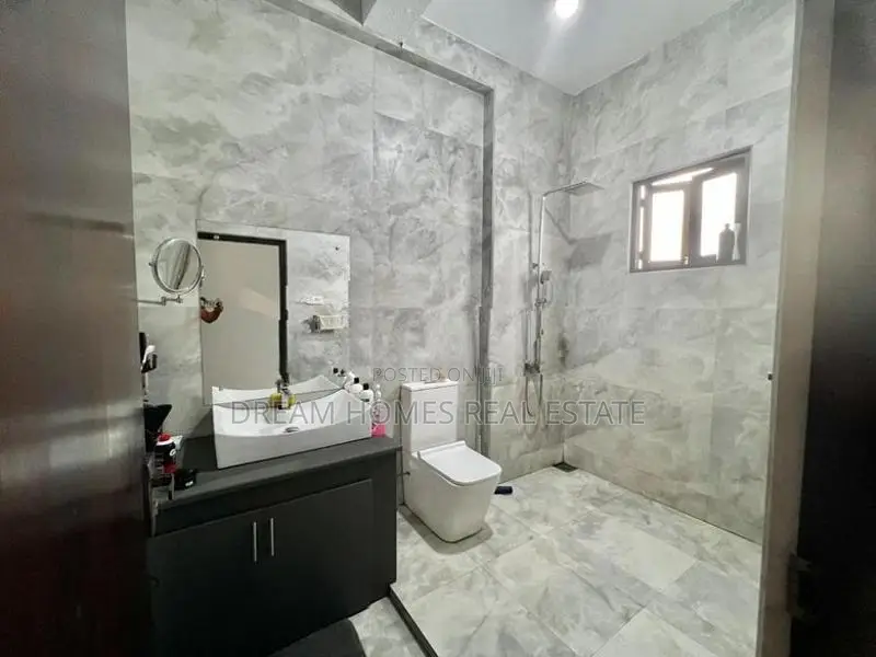 Luxury Family Home for Sale in Attidiya