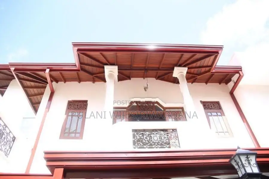 Lake View 6-Bedroom House for Sale – Moratuwa