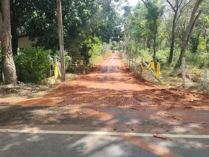 මරදන්කඩවල නගරයෙන් සින්නක්කර බිම්කොටසක්