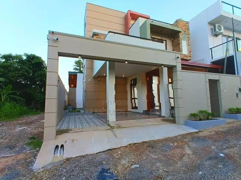 Luxury Modern House for Sale in Piliyandala