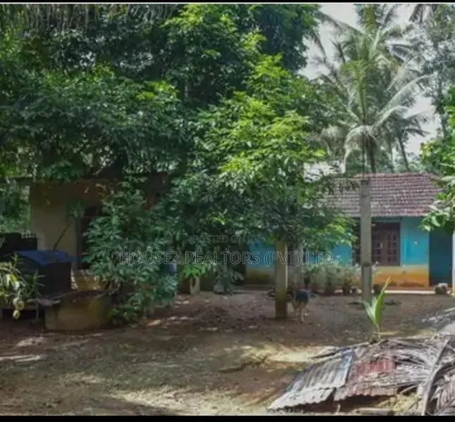 42 Perch Land with Half-Built House – Rambukkana
