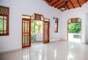 Lake View 6-Bedroom House for Sale – Moratuwa