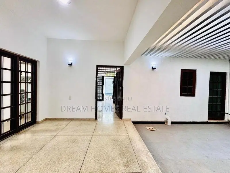 Newly Renovated Luxury 4-Bedroom Residence for Sale in Delkanda
