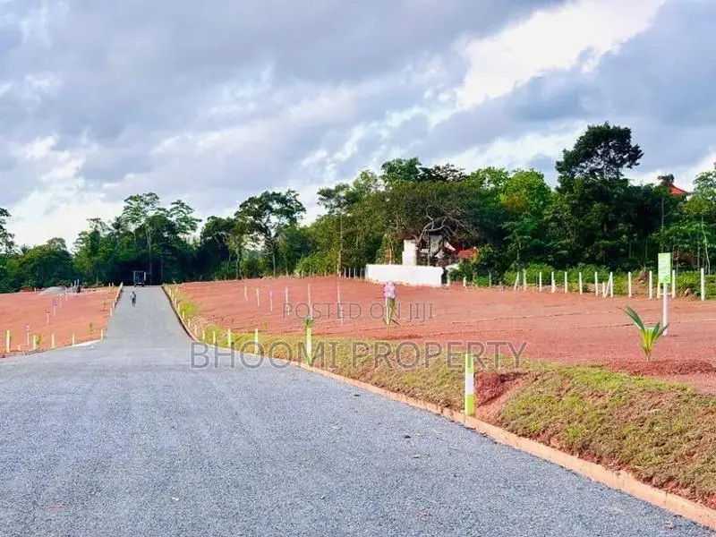කළුතර නගරයට ලඟින් බිම් කොටස්