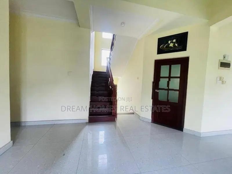 Spacious Three-Storey House for Sale – Meegahawatta, Delgoda