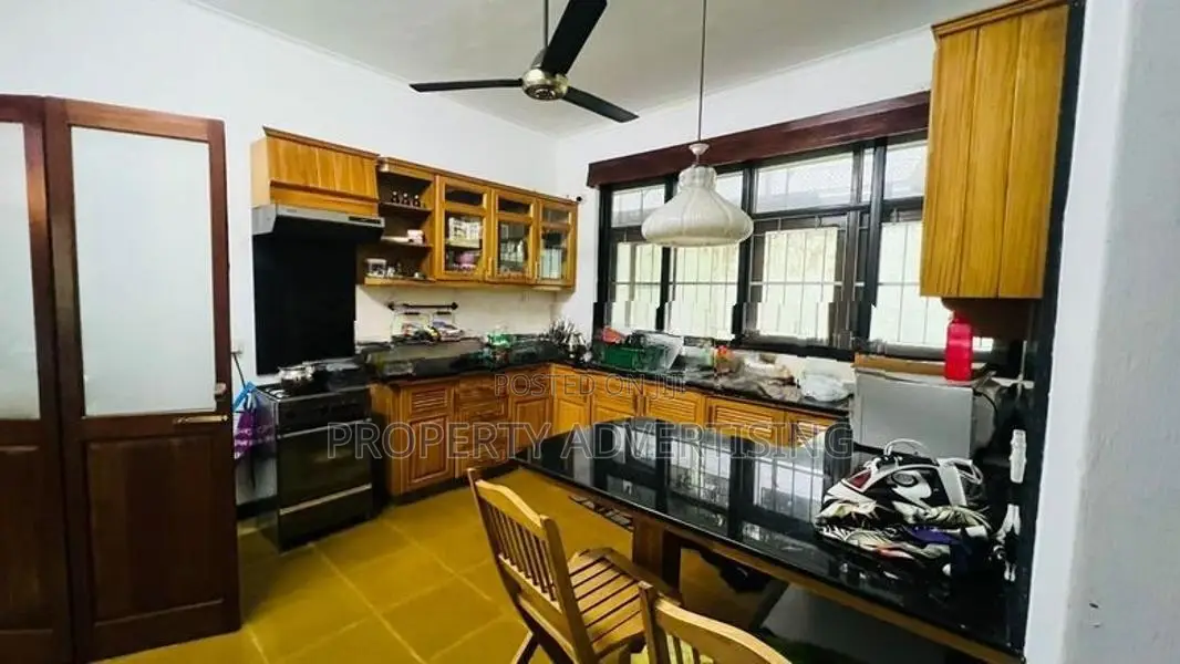 4BR Colombo 07 House For Sale In A Prime Location.