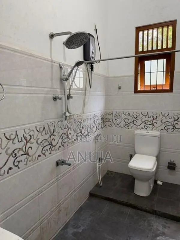House for Rent with Furnitures (upstair) Hokandara