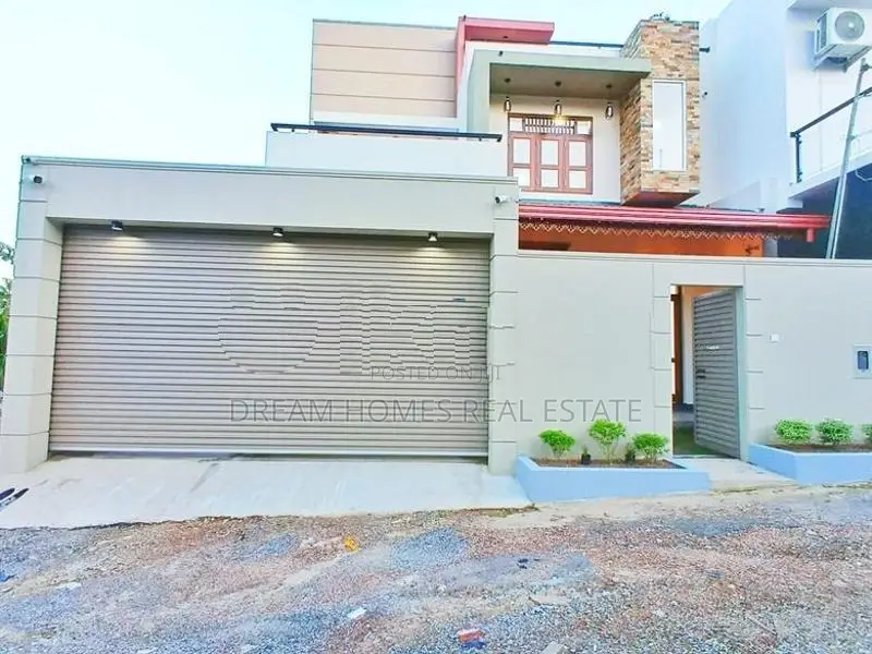 Luxury Modern House for Sale in Piliyandala