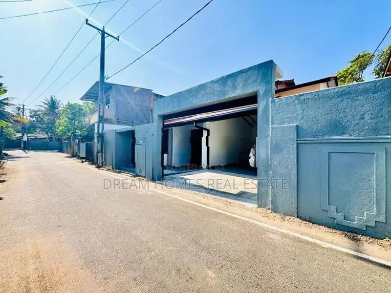 Newly Renovated Luxury 4-Bedroom Residence for Sale in Delkanda