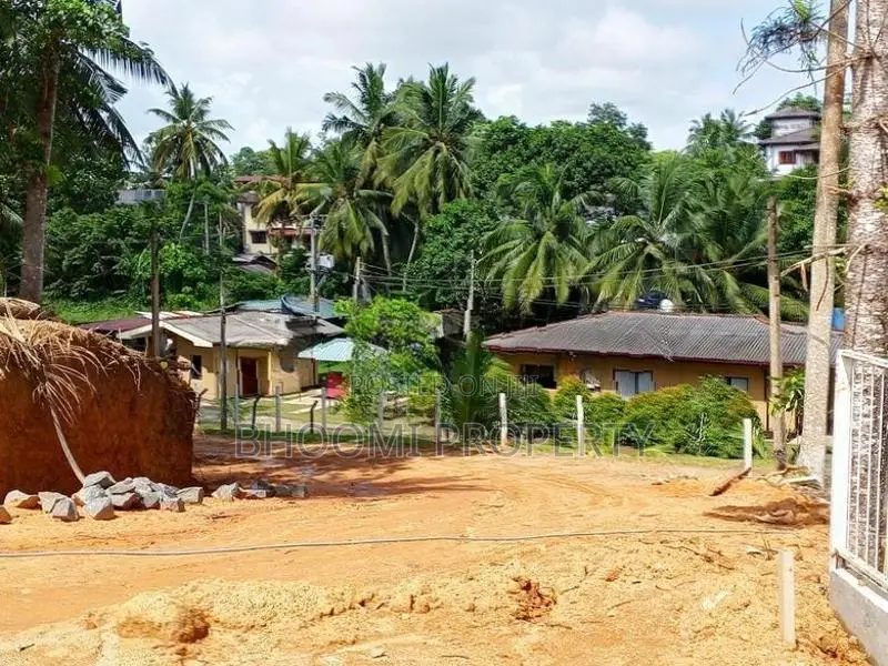කරාපිටිය රෝහල අතේ දුරින් හොඳම තැන