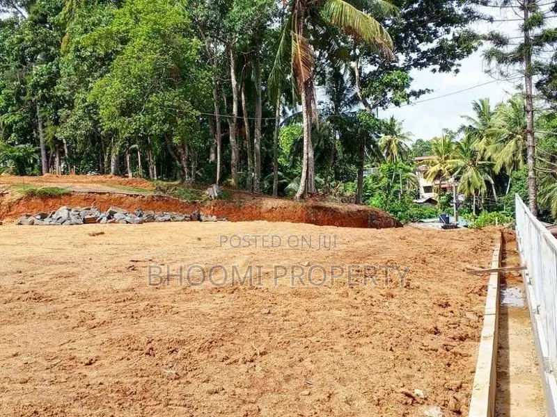 කරා පිටිය රෝහල අසලින් හොඳම ඉඩම