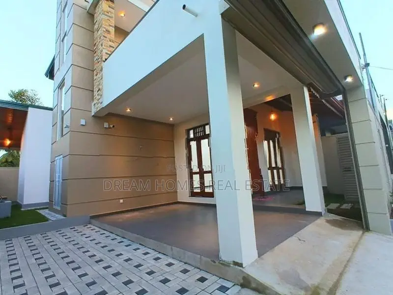 Luxury Modern House for Sale in Piliyandala