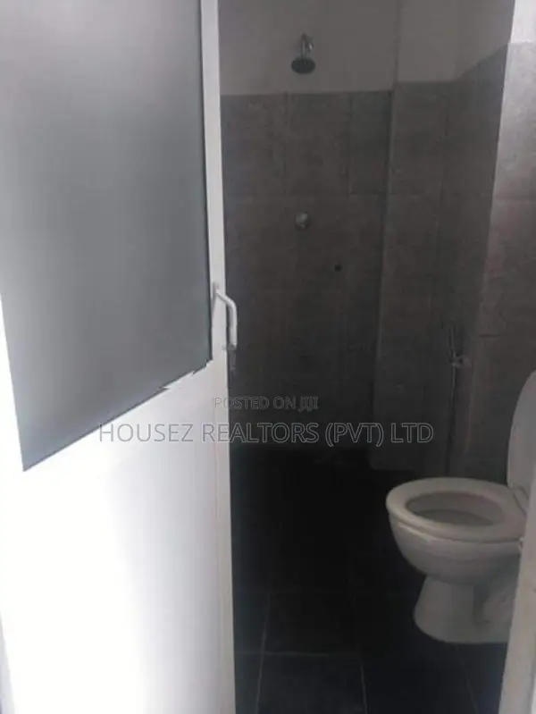 Commercial Building for Rent – Boralesgamuwa