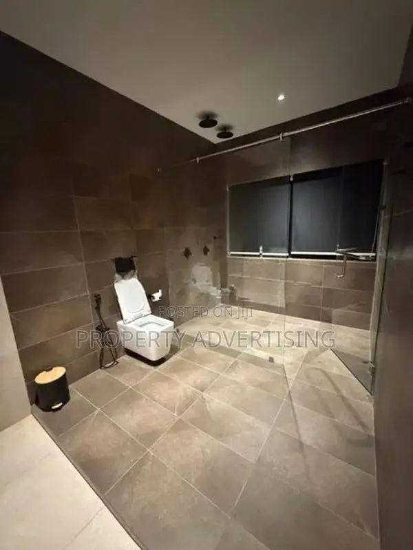 Luxury Furnished House for Sale – Lake Road, Battaramulla