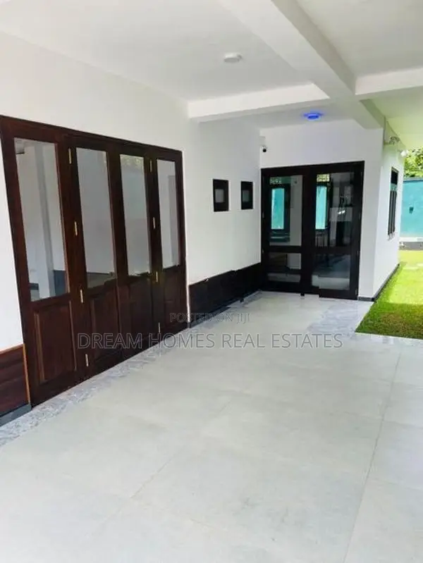 Spacious Luxury Family Home Near Kadawatha – Prime Location