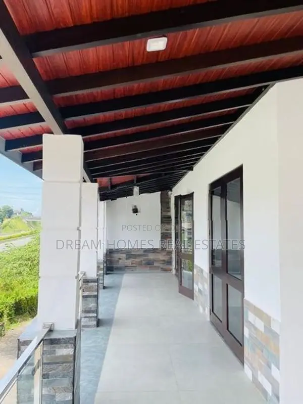 Spacious Luxury Family Home Near Kadawatha – Prime Location
