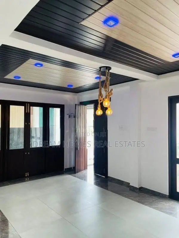 Spacious Luxury Family Home Near Kadawatha – Prime Location