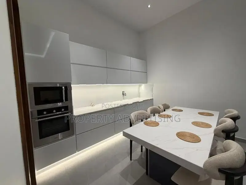 Luxury Furnished House for Sale – Lake Road, Battaramulla