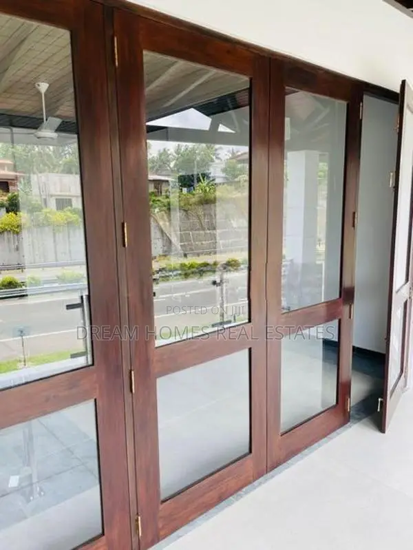 Spacious Luxury Family Home Near Kadawatha – Prime Location