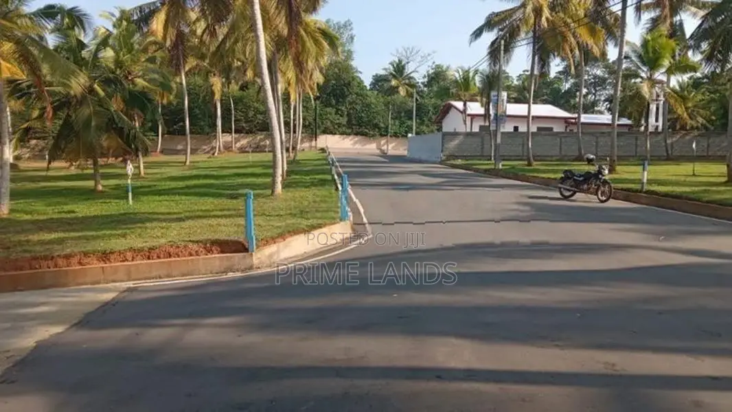 උඩුගම්පොළ වීදියවත්තෙන් ඉඩමක් විකිනීමට