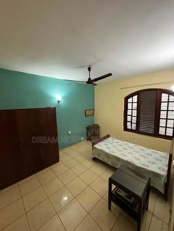 Partially Furnished Modern Upstairs House for Rent – Wijerama, Nugegod