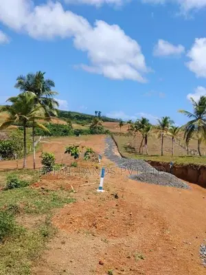 කළුතර නගරයට ආසන්නව ඉඩම් කැබලි විකිණීමට