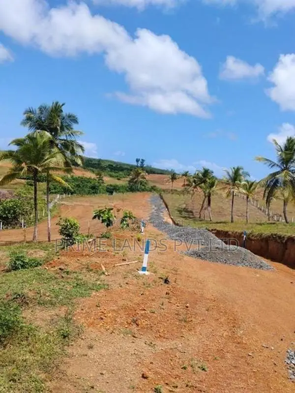 කළුතර නගරයට ආසන්නව ඉඩම් කැබලි විකිණීමට