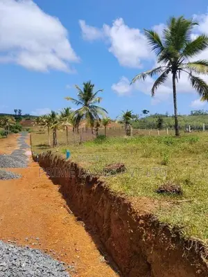 කළුතර නගරයට ආසන්නව ඉඩම් කැබලි විකිණීමට
