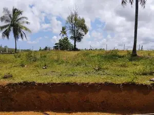 කළුතර නගරයට ආසන්නව ඉඩම් කැබලි විකිණීමට
