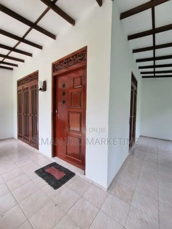 House for Sale in Athurugiriya