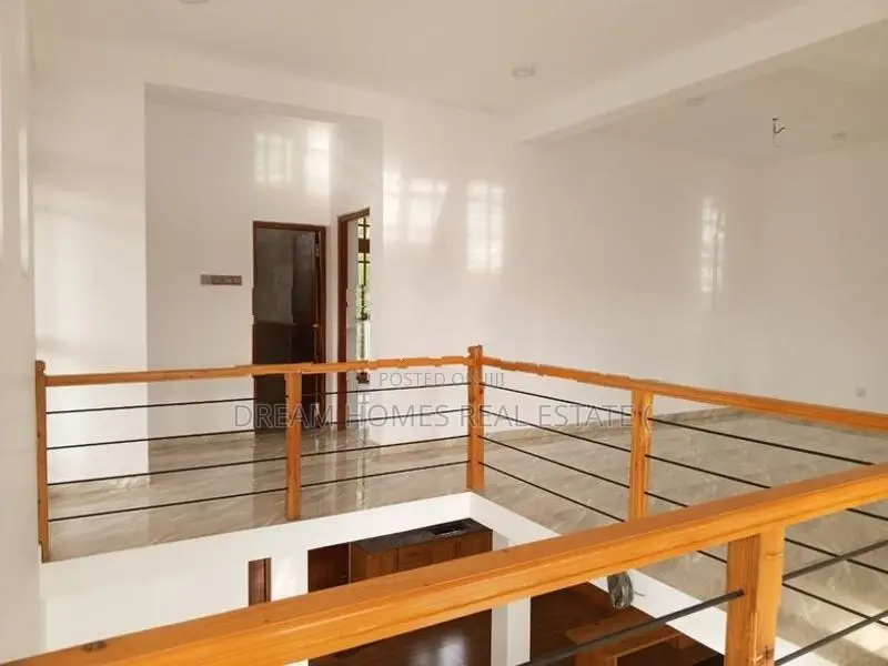 Modern Luxury Home with Rooftop Bar – Weligampitiya, Ja-Ela