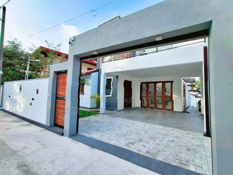 Luxury 4 Bedrooms New House for sale in Piliyandala Kesbewa