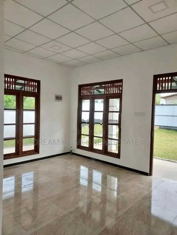 House for Sale in Halbarawa, Homagama Peaceful Residential