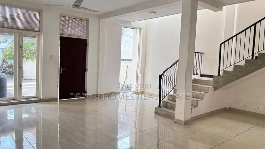 Modern 3 Storey House for Sale in Thalawathugoda