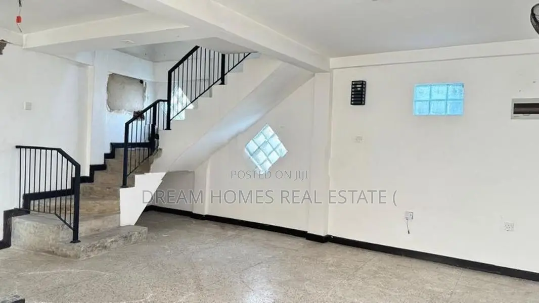 Modern 3 Storey House for Sale in Thalawathugoda