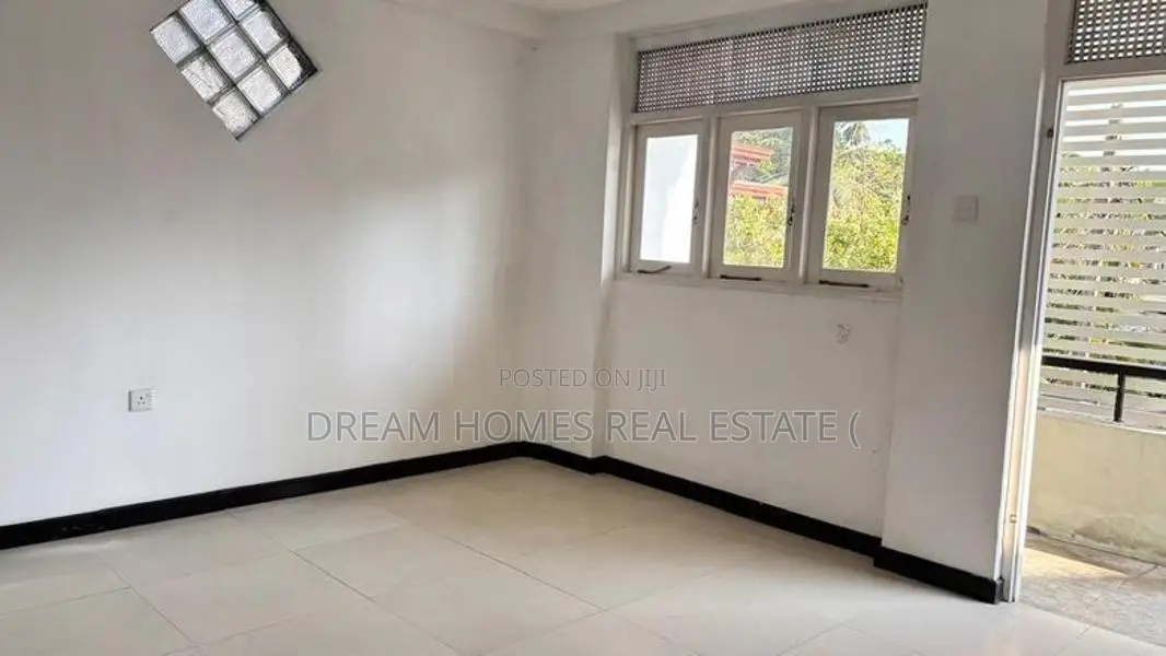 Modern 3 Storey House for Sale in Thalawathugoda