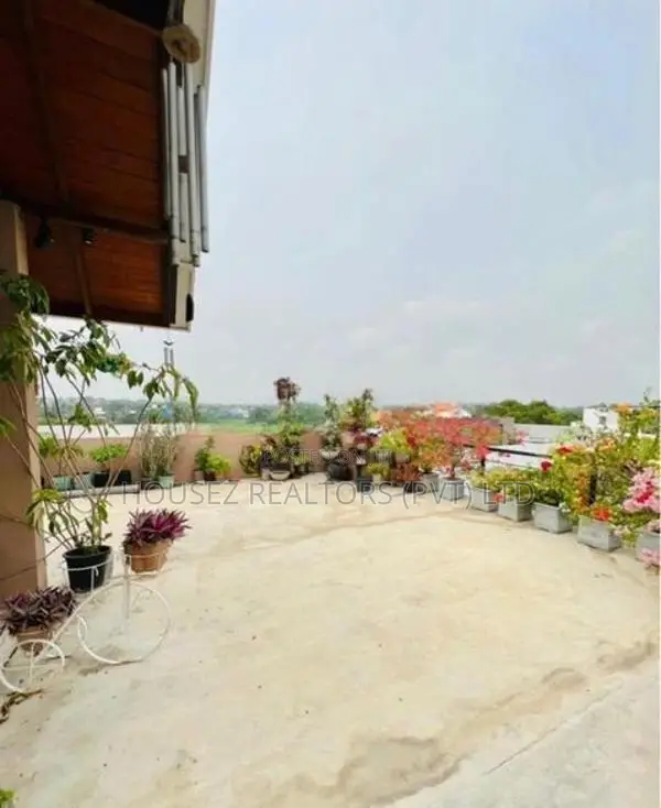 Modern Luxury 4-Bedroom House for Sale – Battaramulla