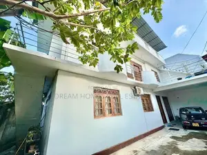 Prime 3-Storey Residence with Rooftop Solar Power – Walawwatta