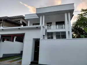 Modern Luxury 2-Storey Home in Pannipitiya