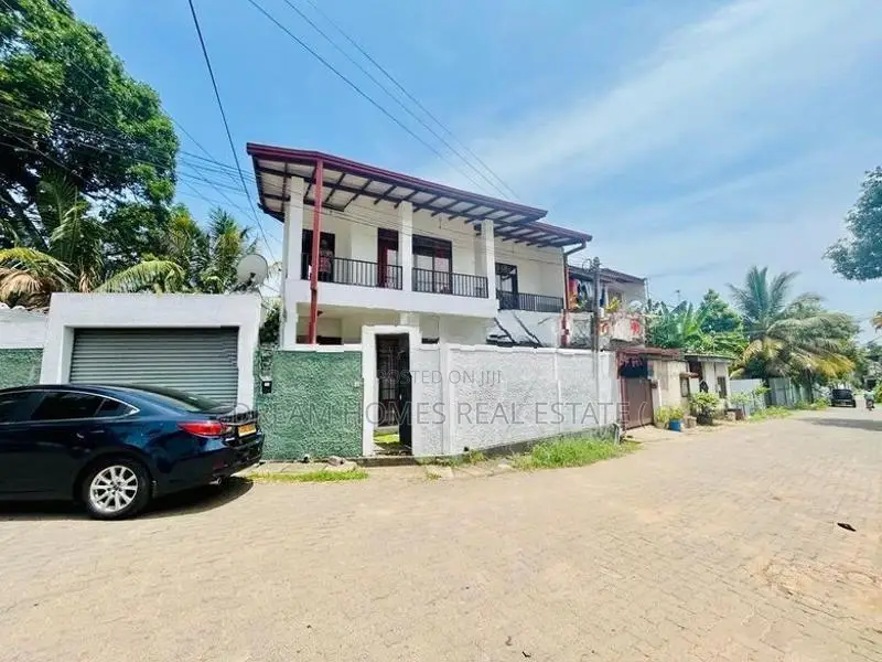 Upstair House for Sale in Katubedda, Moratuwa