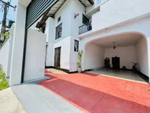 Elegant 2-Storey Family Home in Prime Gallage Mawatha