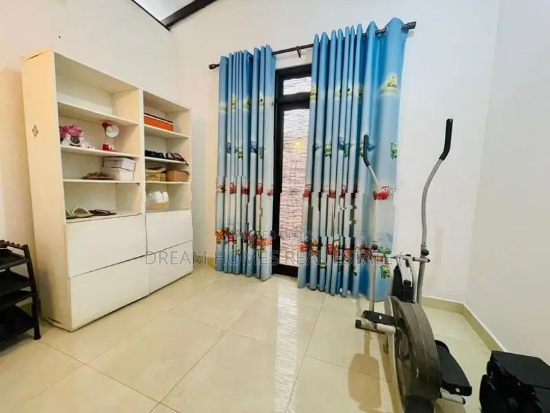 4-Bedroom Family Home Near Kottawa Highway